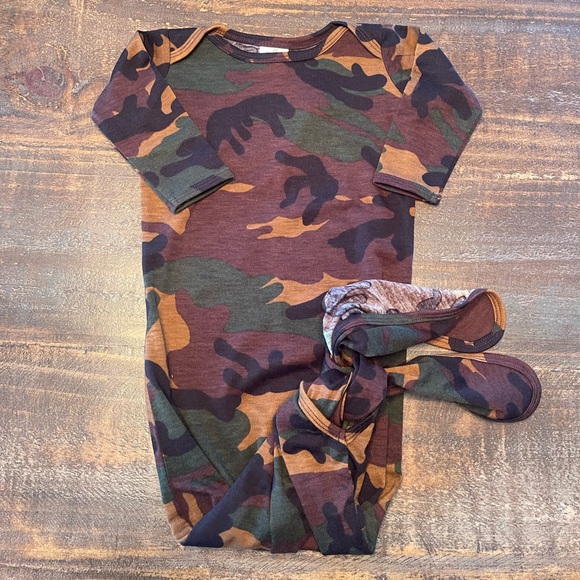 Camo print knotted sleep gown - newborn - Picture 1 of 2